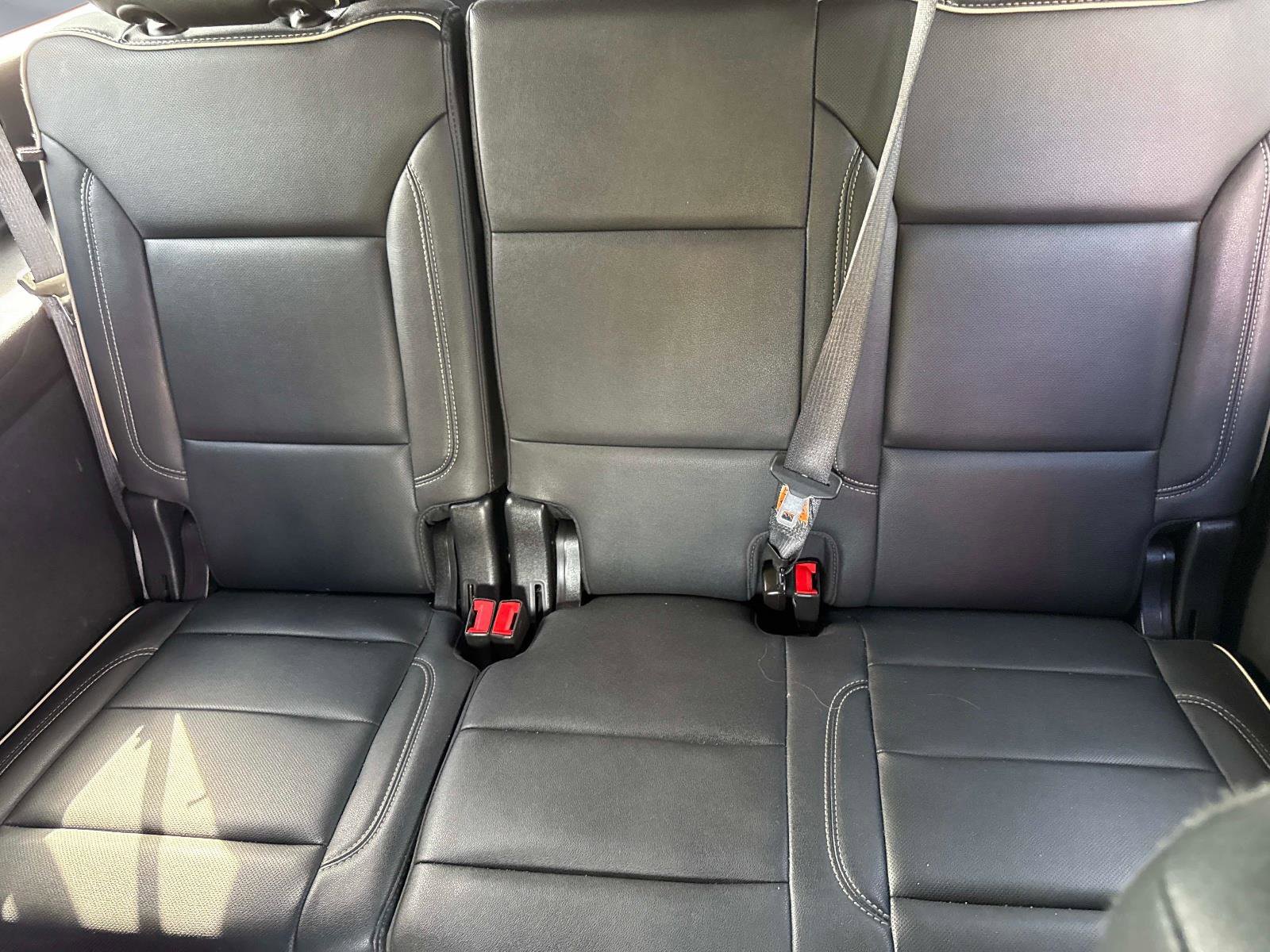 Used 2023 Chevrolet Suburban Premier image 15