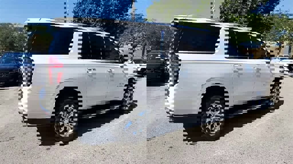 Used 2021 Chevrolet Suburban Premier image 8