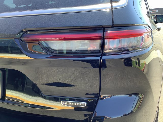 Used 2022 Jeep Grand Cherokee L Summit w/ Advanced Protech Group IV image 47