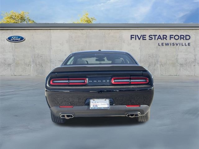 Used 2023 Dodge Challenger SXT image 5