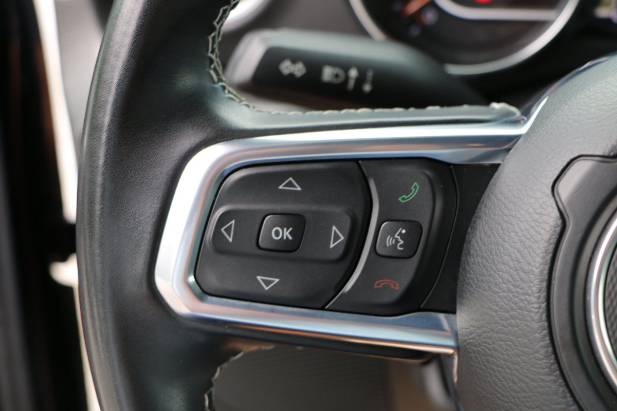 Used 2022 Jeep Wrangler Unlimited Sahara AWD/4WD image 16