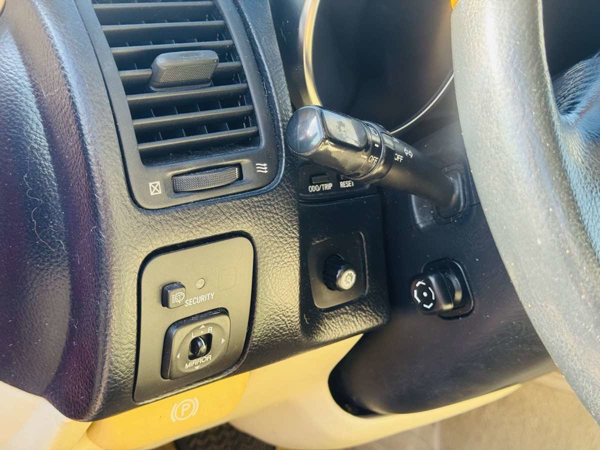 Used 2004 Lexus SC 430 Convertible image 16