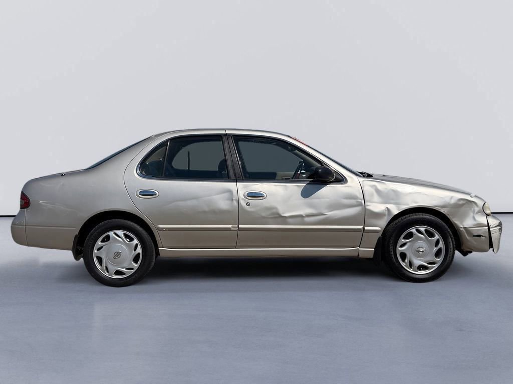 Used 1997 Nissan Altima XE video 2