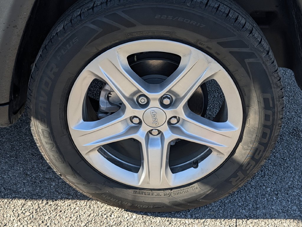 Used 2023 Jeep Compass Latitude AWD/4WD image 9