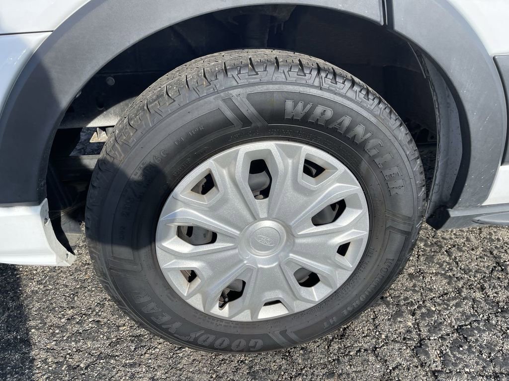 Used 2023 Ford Transit 350 XLT image 2