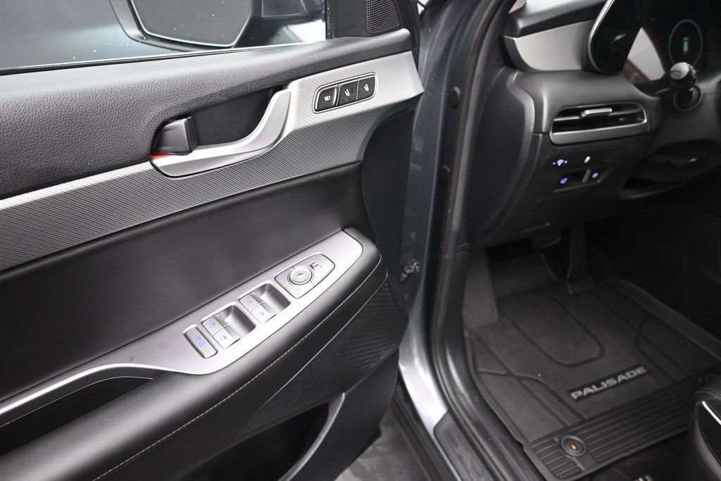 Used 2025 Hyundai Palisade SEL FWD image 5