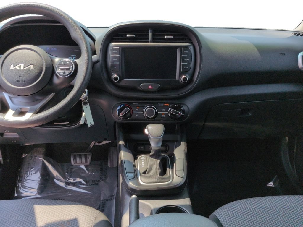 Used 2024 Kia Soul LX w/ Option Group 015 FWD image 11