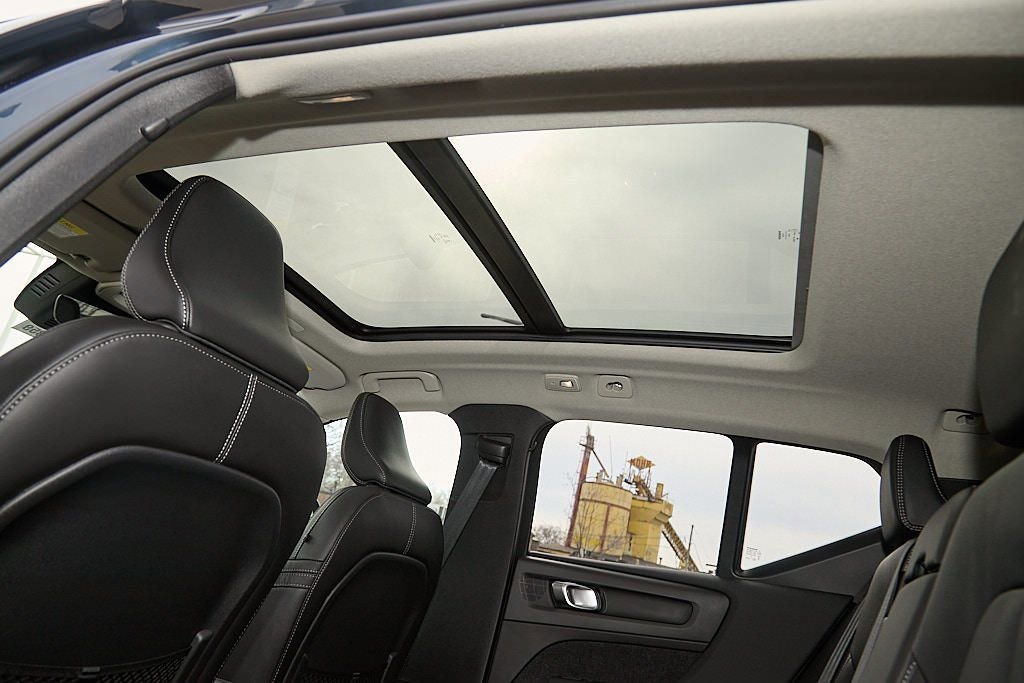 New 2026 Volvo XC40 B5 Plus w/ Protection Package Premier image 21