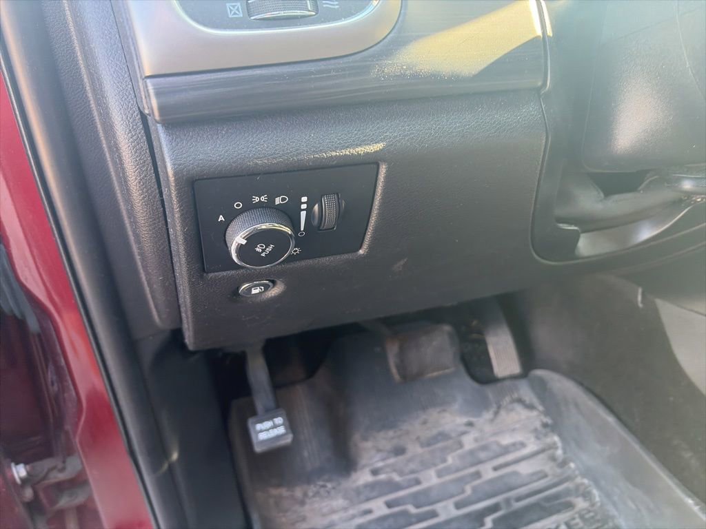 Used 2019 Jeep Grand Cherokee Altitude AWD/4WD image 20