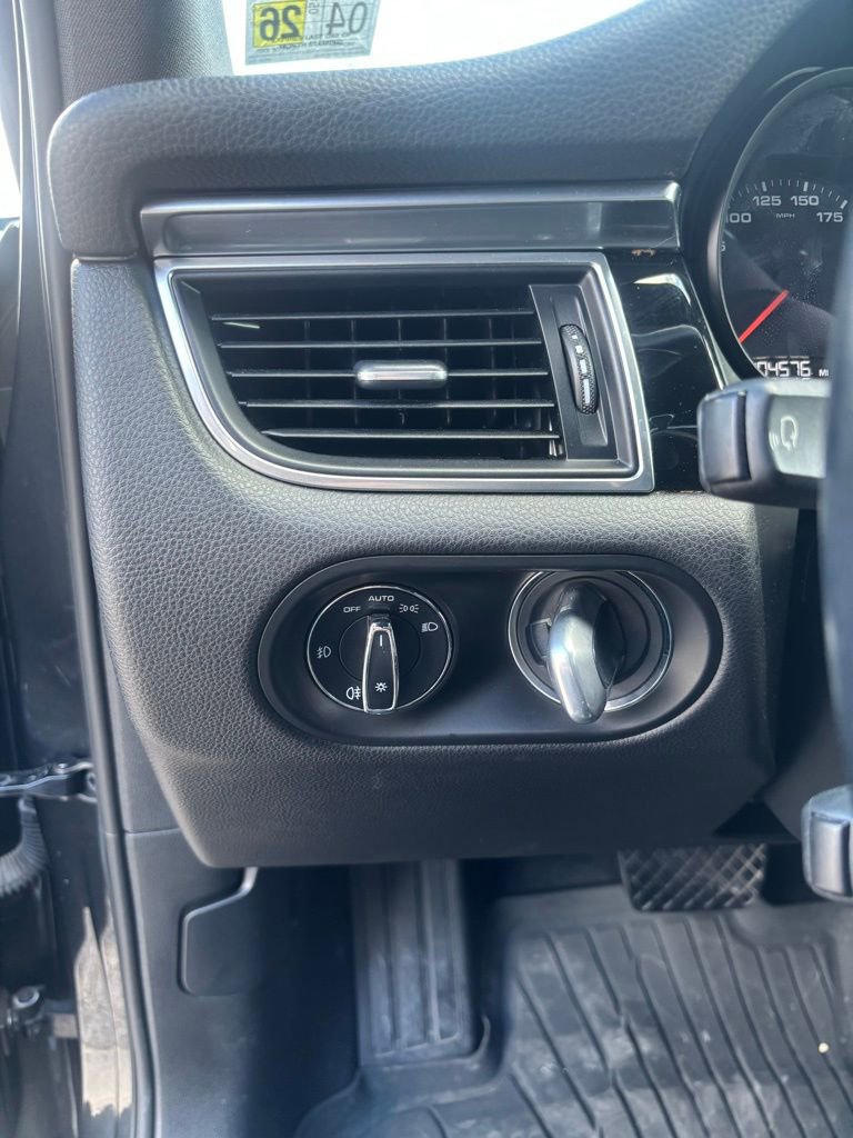 Used 2018 Porsche Macan Sport Edition image 21