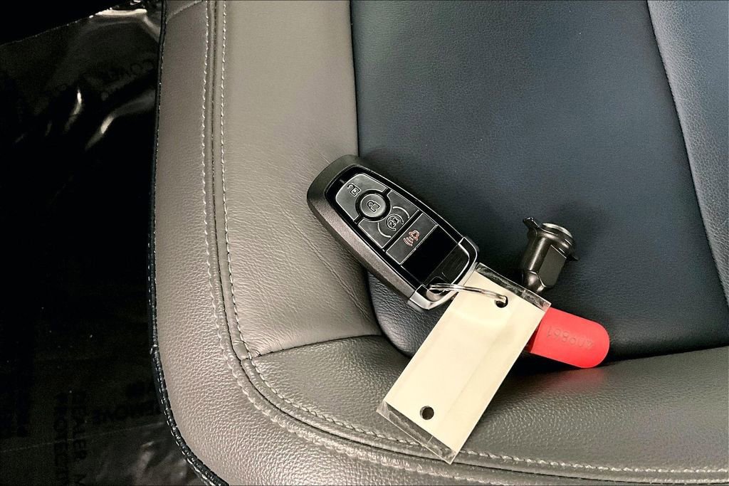 Used 2024 Ford Bronco Outer Banks image 10