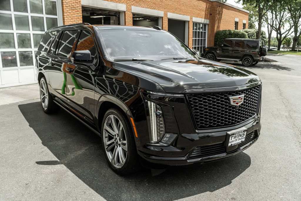 Used 2025 Cadillac Escalade ESV Sport Platinum AWD/4WD image 5