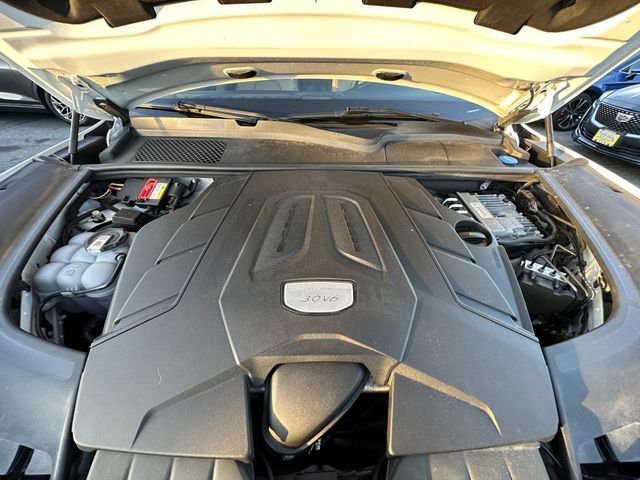 Used 2021 Porsche Cayenne Coupe image 31