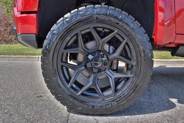 New 2026 GMC Sierra 1500 AT4 w/ Technology Package AWD/4WD image 17