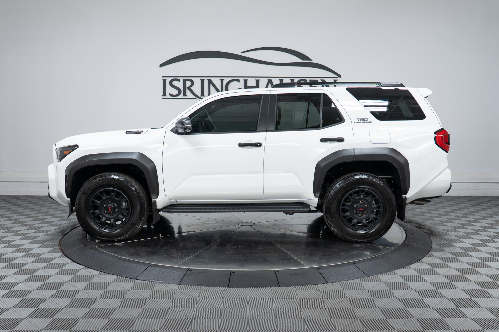 Used 2025 Toyota 4Runner TRD Off-Road Premium AWD/4WD image 8