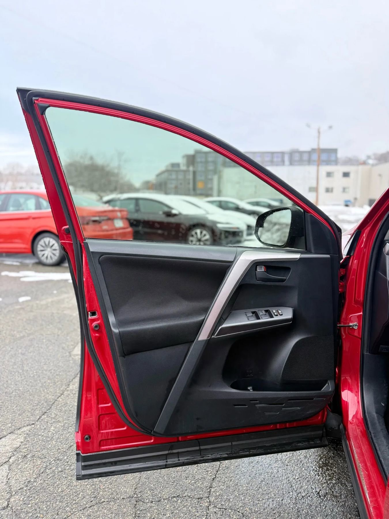 Used 2016 Toyota RAV4 LE image 25