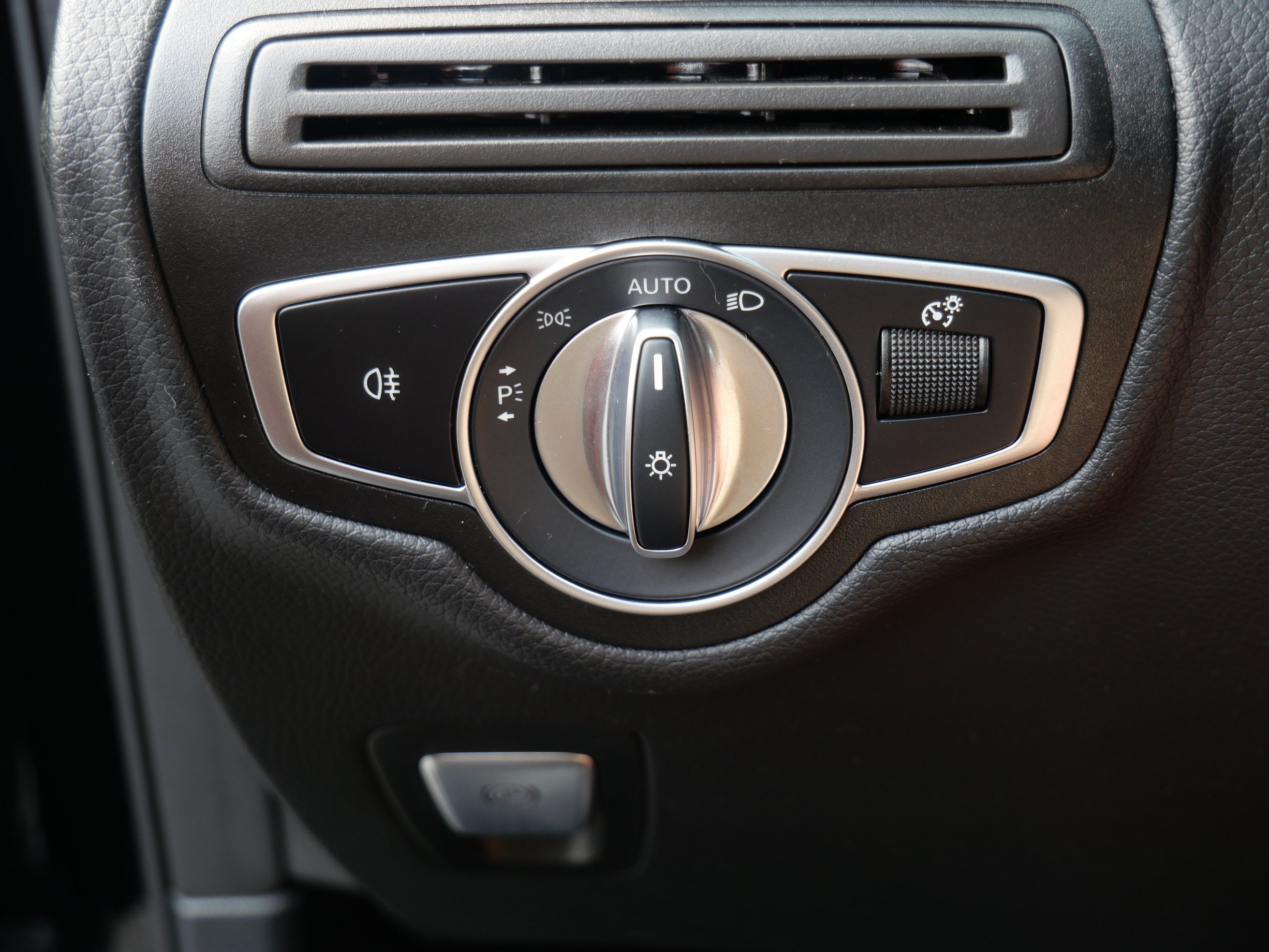 Used 2022 Mercedes-Benz GLC 300 4MATIC image 21