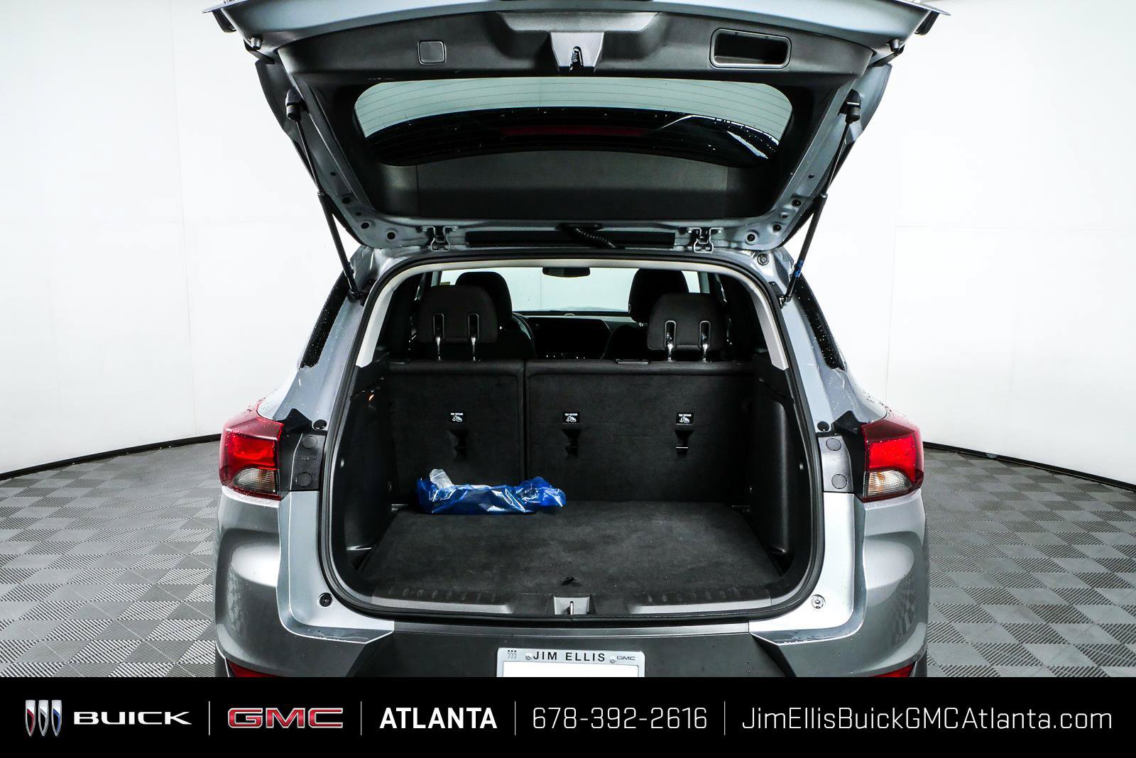 Used 2025 Chevrolet TrailBlazer LT AWD/4WD image 28
