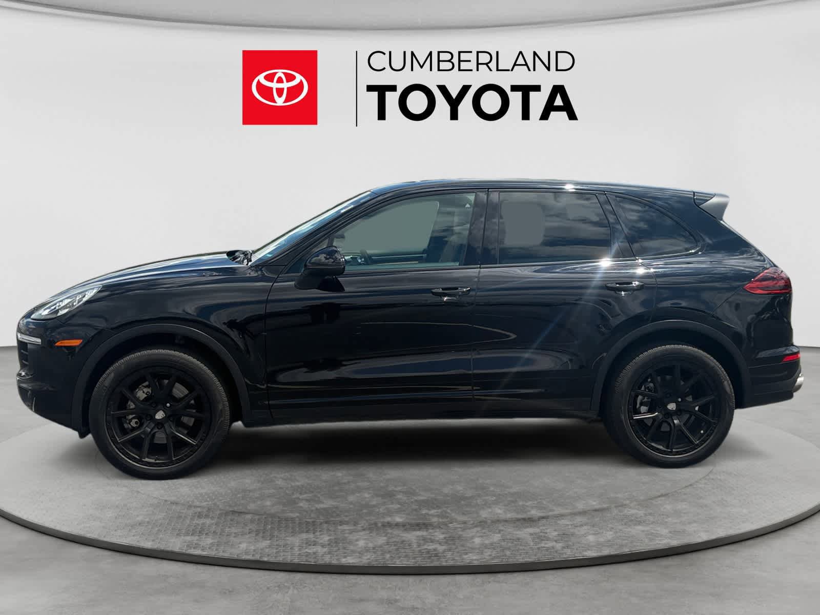 Used 2018 Porsche Cayenne S w/ Premium Package AWD/4WD image 2