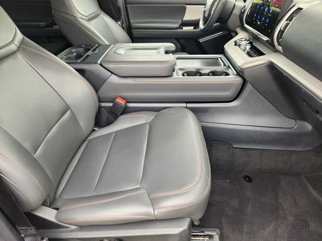 Used 2025 Ford Expedition Active AWD/4WD image 13