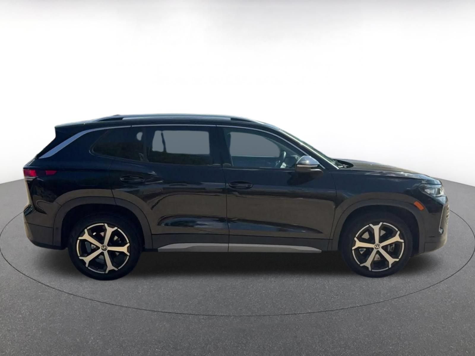 Used 2026 Volkswagen Tiguan SE AWD/4WD image 15