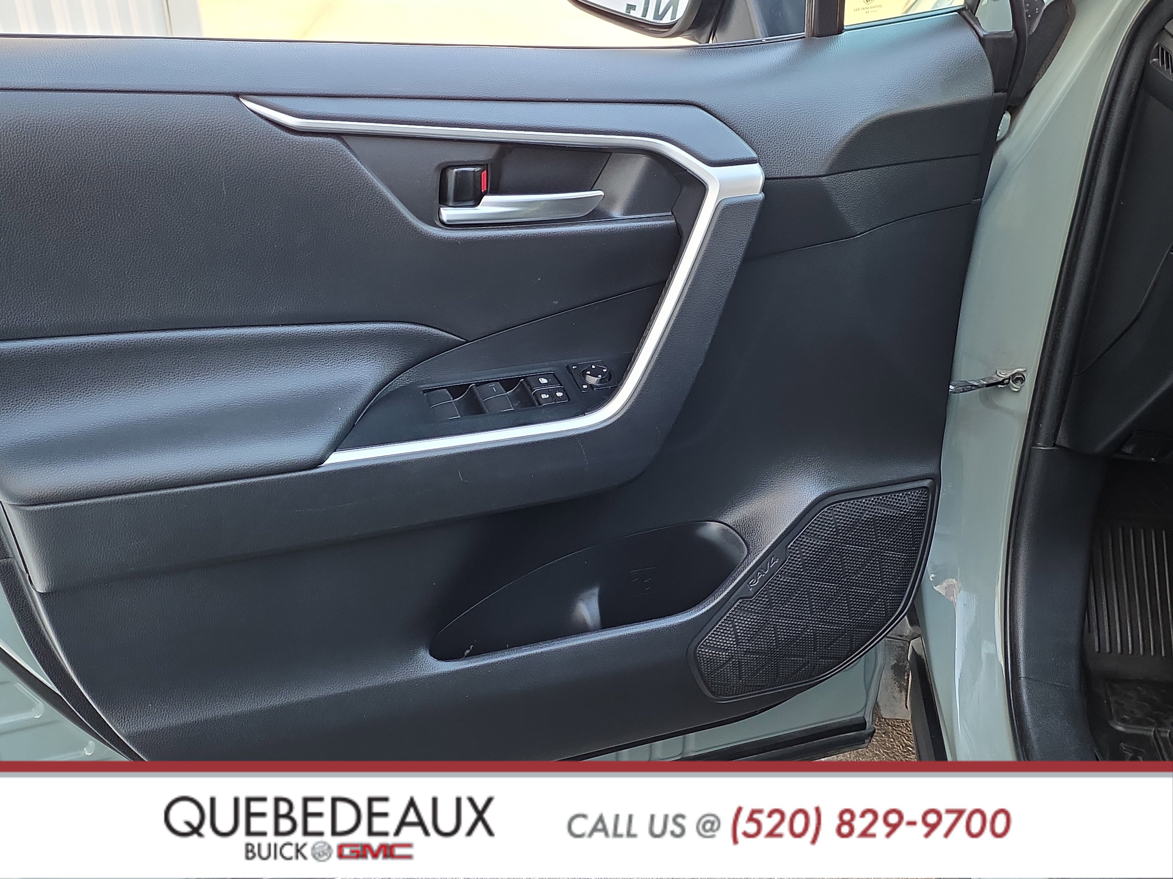 Used 2021 Toyota RAV4 XLE image 11