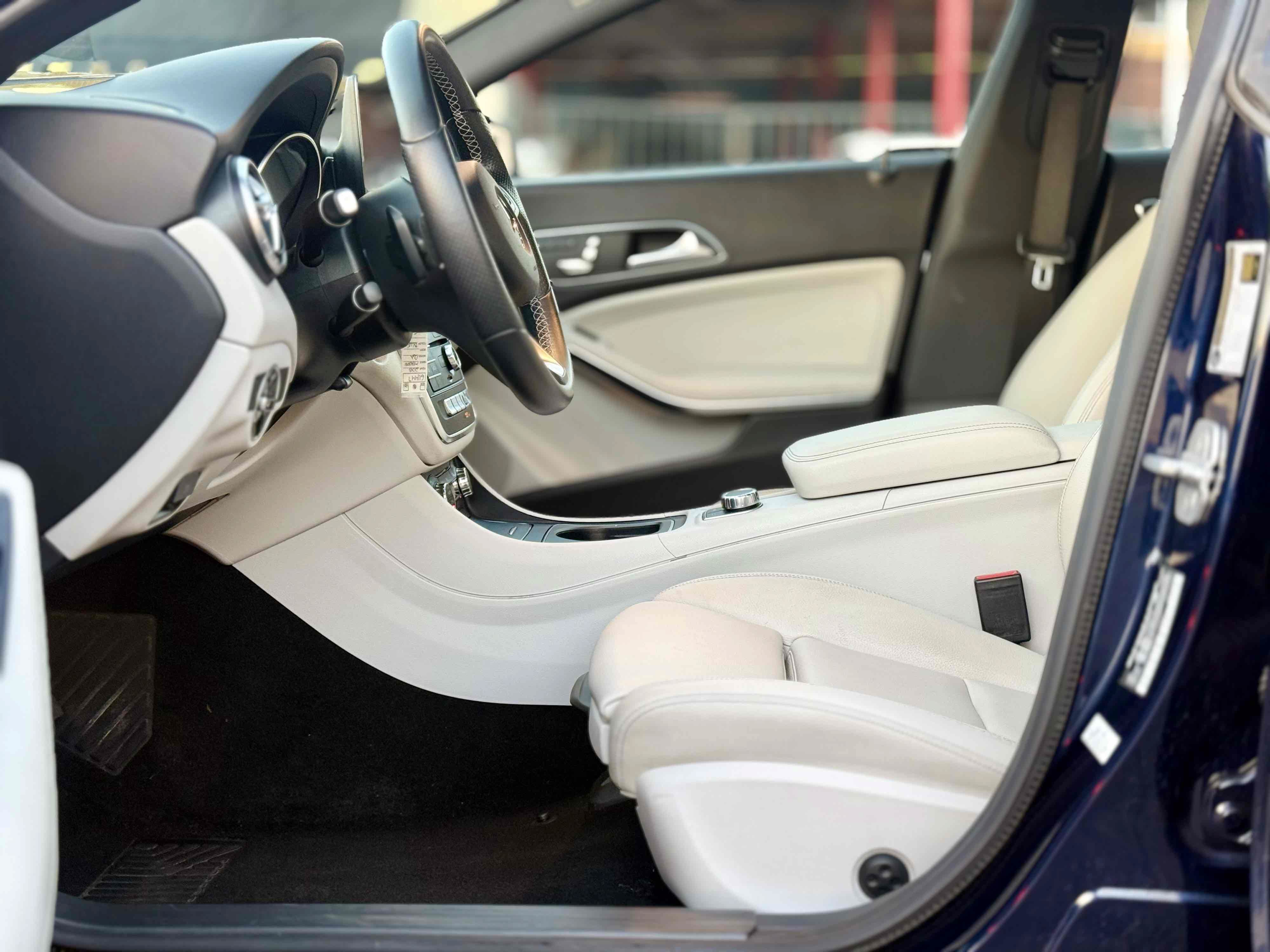 Used 2018 Mercedes-Benz CLA 250 image 24