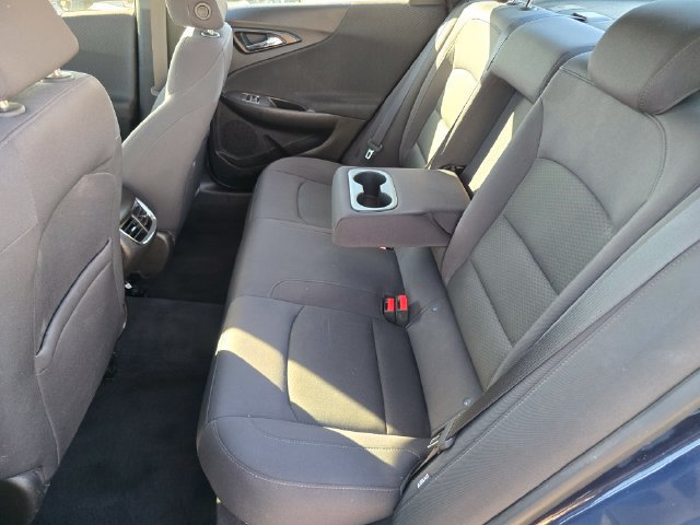 Used 2017 Chevrolet Malibu LT FWD image 27
