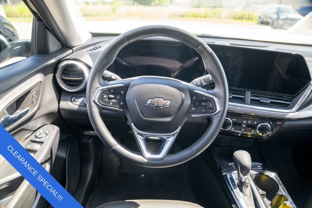 Used 2025 Chevrolet Trax ACTIV w/ Driver Confidence Package image 14