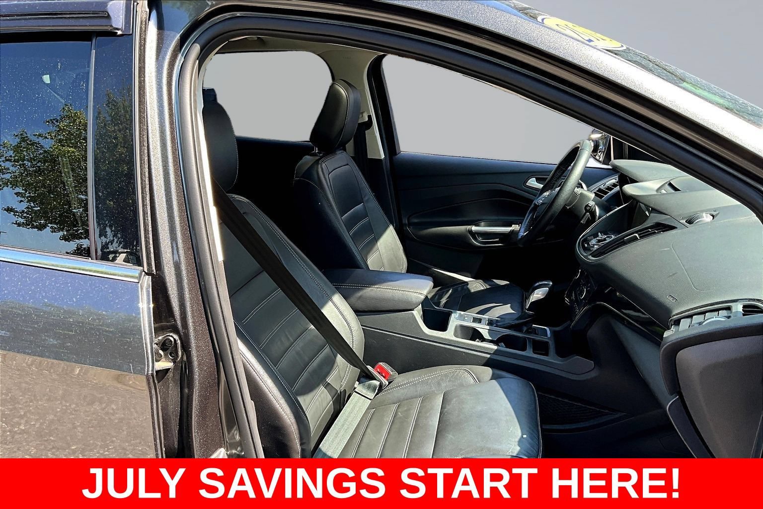 Used 2018 Ford Escape Titanium w/ Ford Safe & Smart Package AWD/4WD image 27