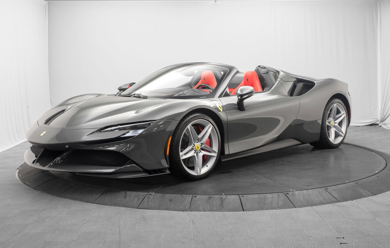 Used 2024 Ferrari SF90 Spider AWD/4WD image 7