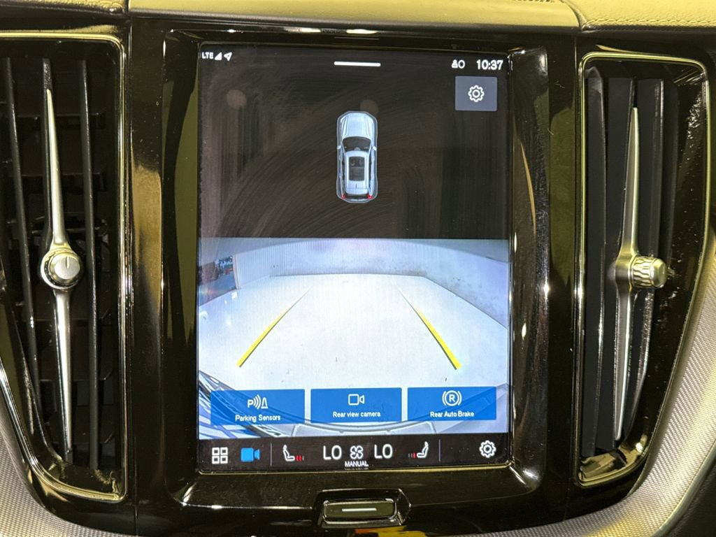 Used 2022 Volvo XC60 B5 R-Design w/ Protection Package Premier image 24