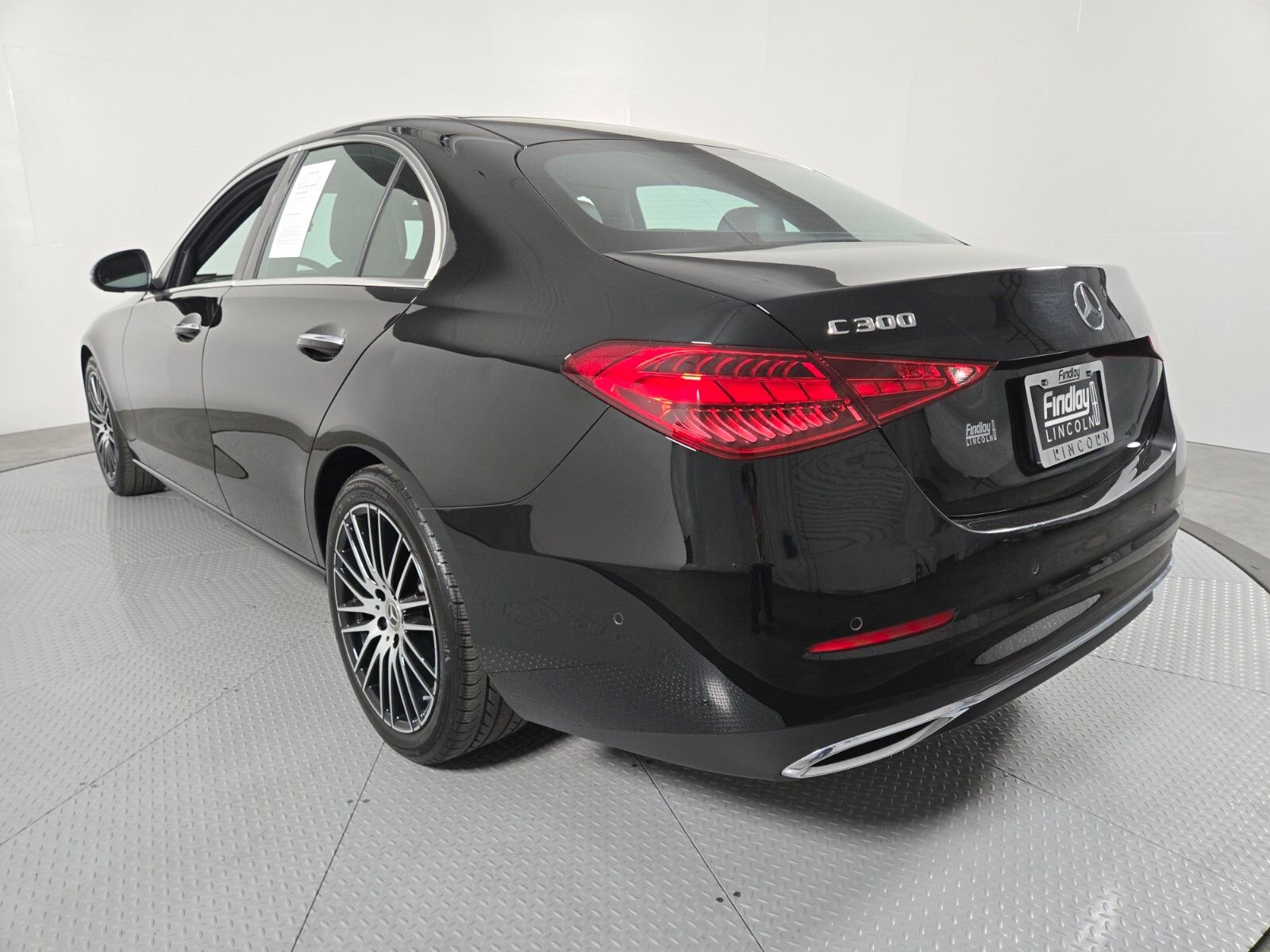 Used 2025 Mercedes-Benz C 300 Sedan image 6