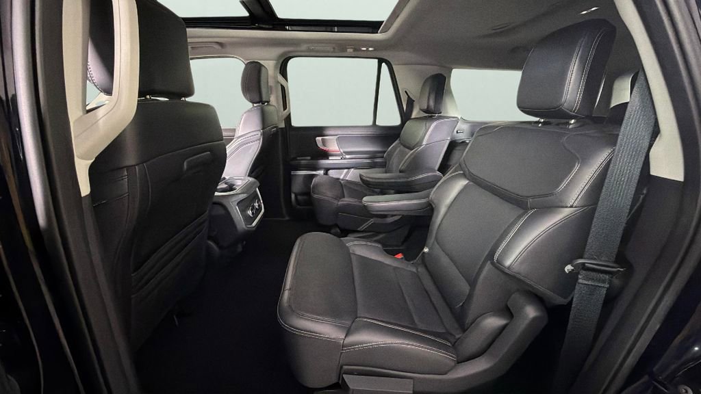 Used 2025 Ford Expedition Max Platinum AWD/4WD image 29