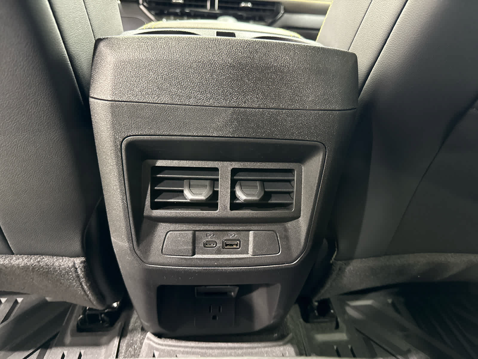 Certified 2026 Chevrolet Colorado ZR2 w/ Technology Package AWD/4WD image 14
