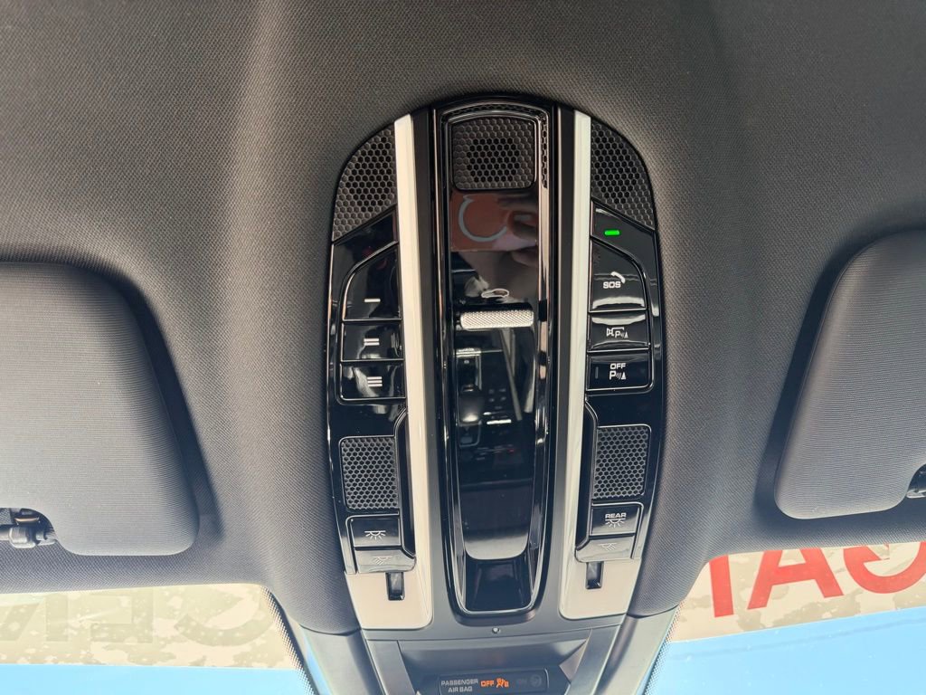 Used 2022 Porsche Cayenne S Platinum image 27