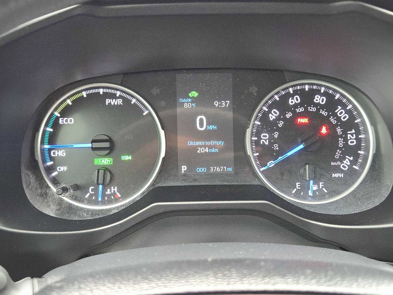 Used 2020 Toyota RAV4 LE image 17