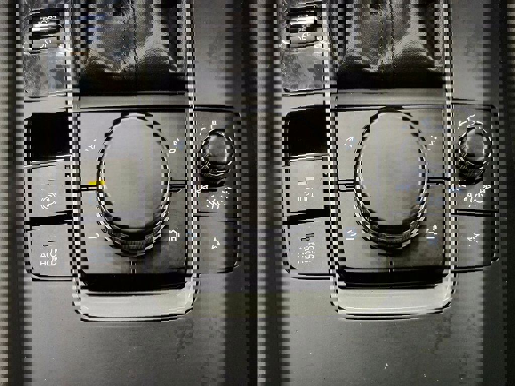 Used 2021 MAZDA MAZDA3 s image 22