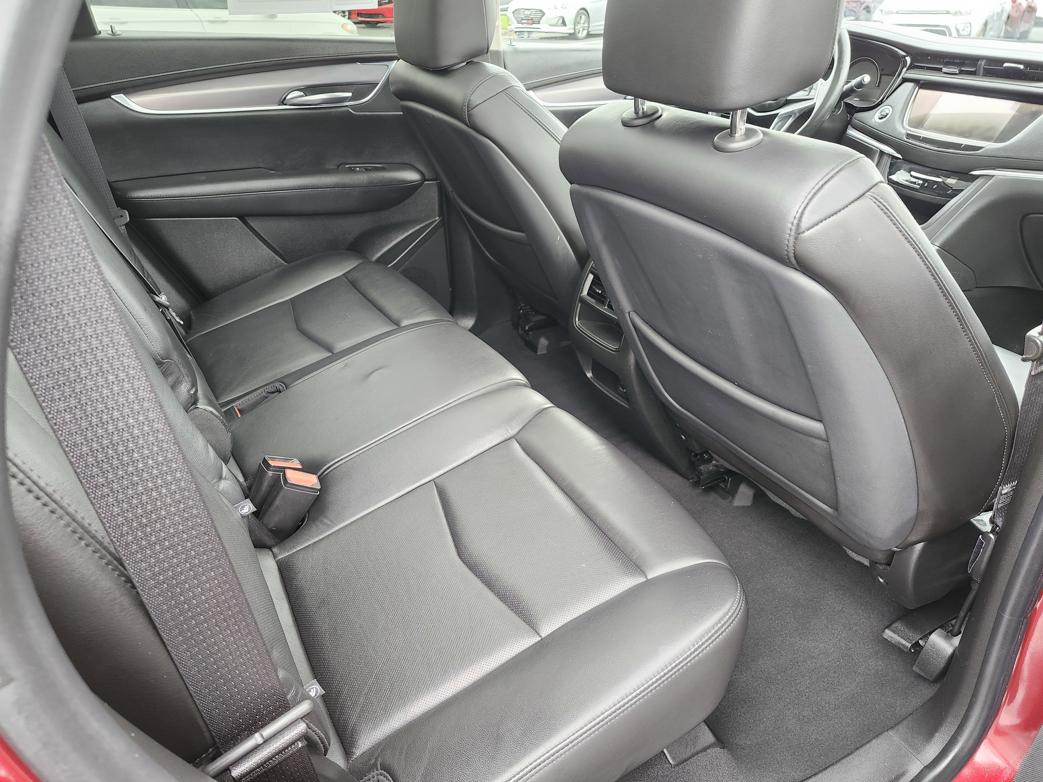 Used 2018 Cadillac XT5 Luxury image 23