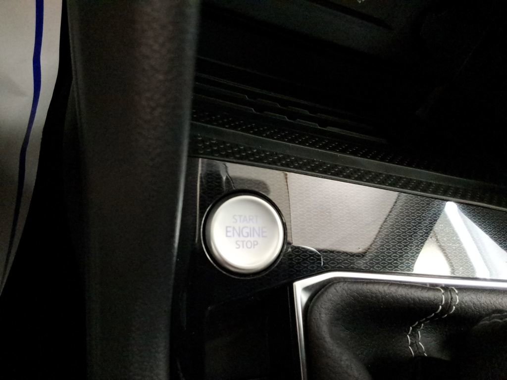 Used 2025 Volkswagen Taos SE image 25