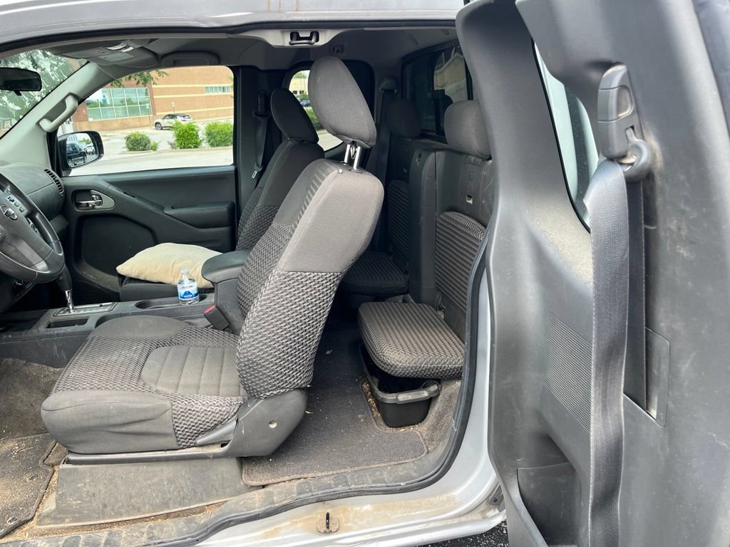 Used 2016 Nissan Frontier SV AWD/4WD image 9