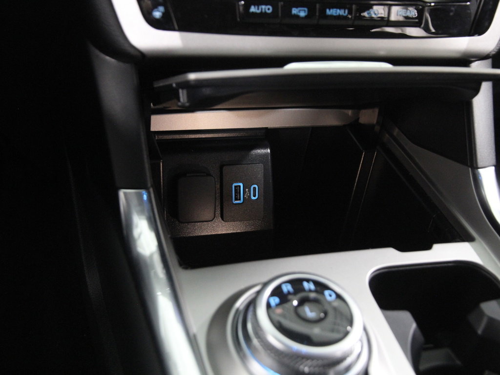 Certified 2022 Ford Explorer XLT w/ Equipment Group 202A image 16