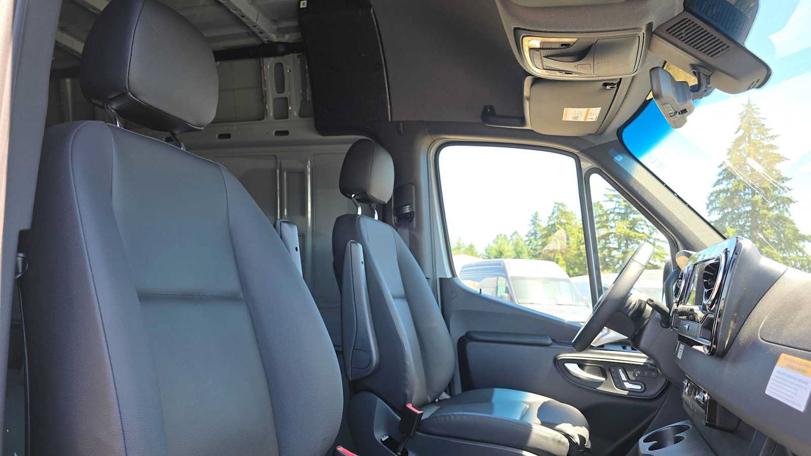 Used 2026 Mercedes-Benz Sprinter 2500 image 13