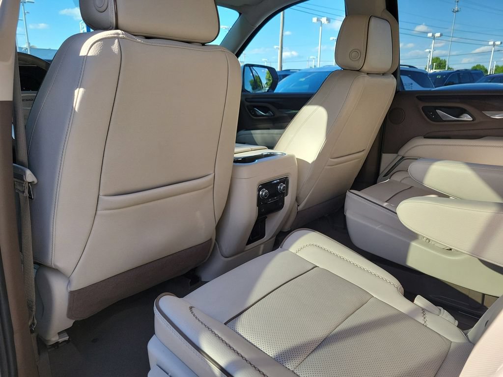 Used 2024 GMC Yukon Denali AWD/4WD image 16