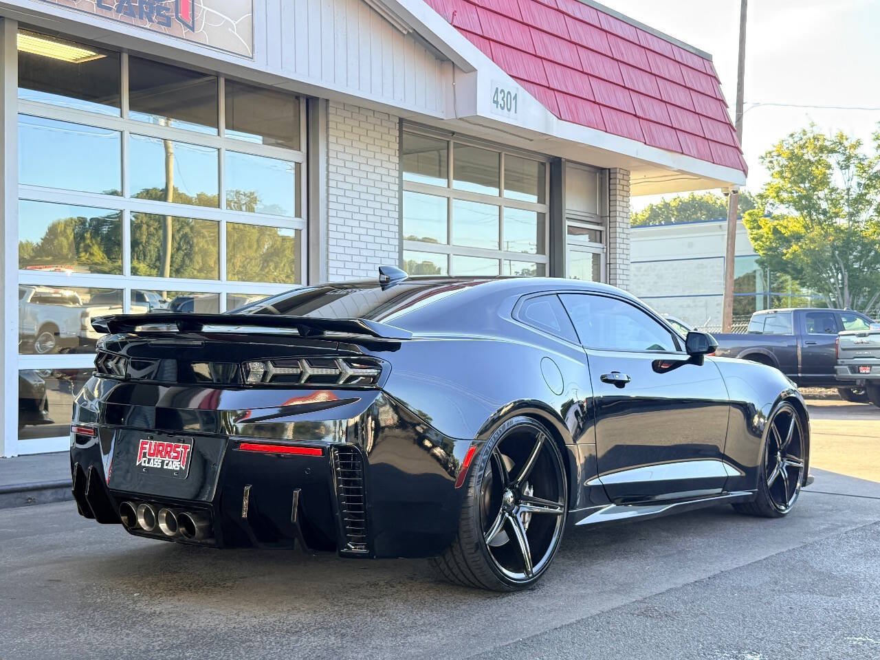 Used 2019 Chevrolet Camaro ZL1 RWD image 3