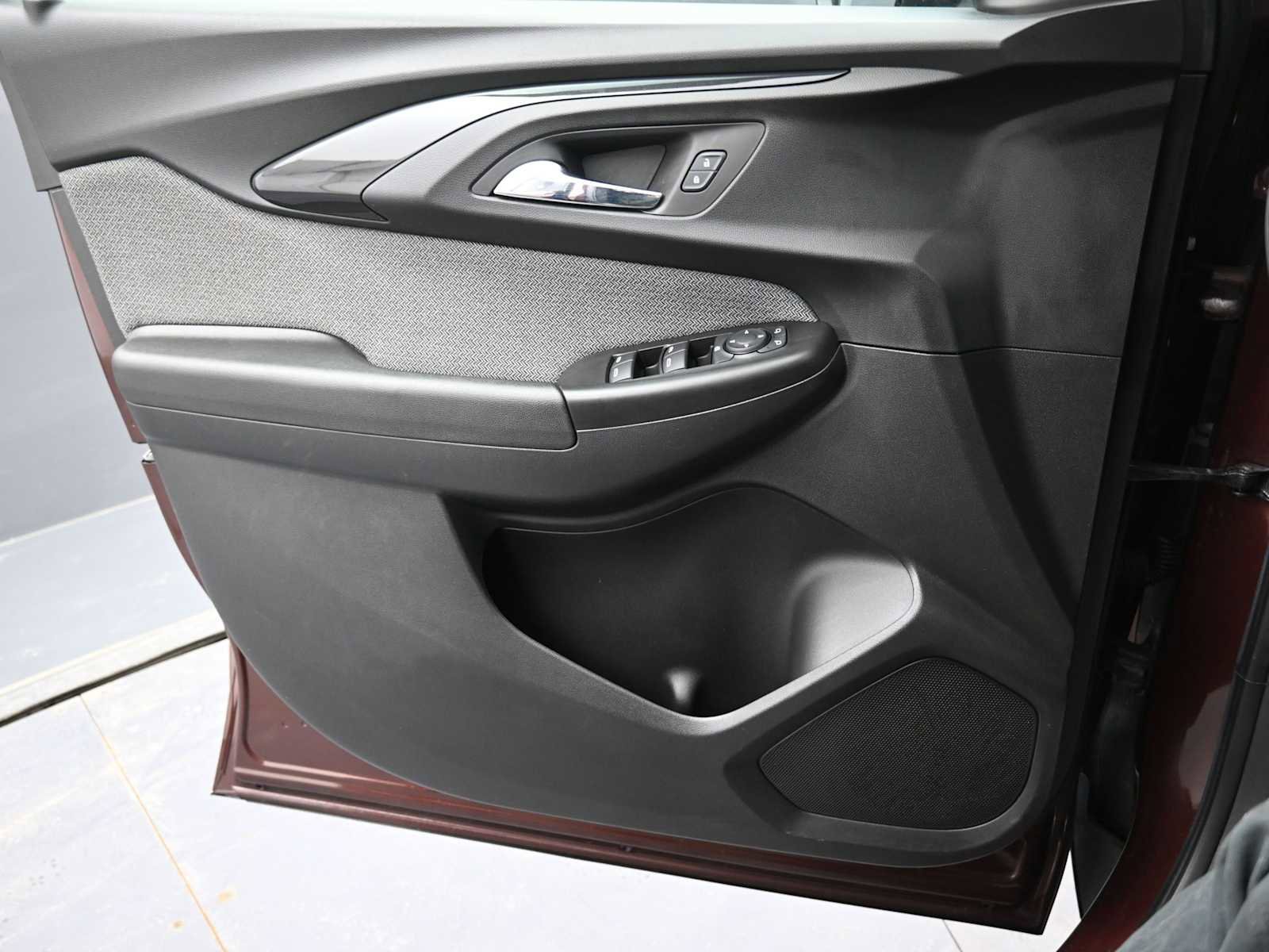 Used 2022 Chevrolet TrailBlazer LT image 11