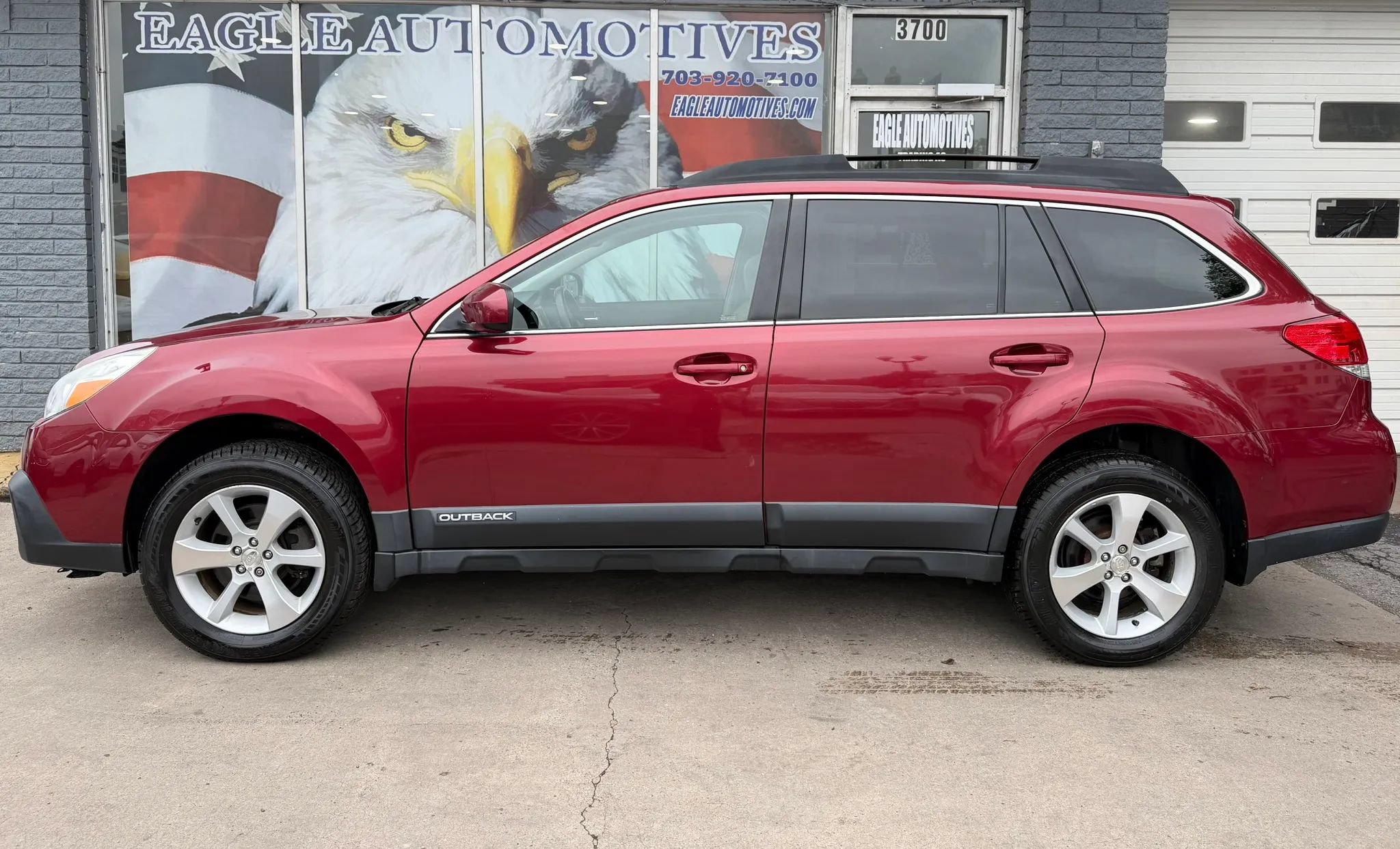 Used 2014 Subaru Outback 3.6R Limited AWD/4WD image 6