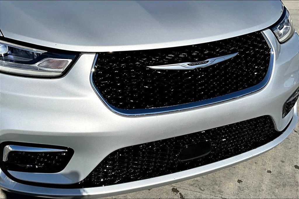 New 2026 Chrysler Pacifica Select FWD image 21
