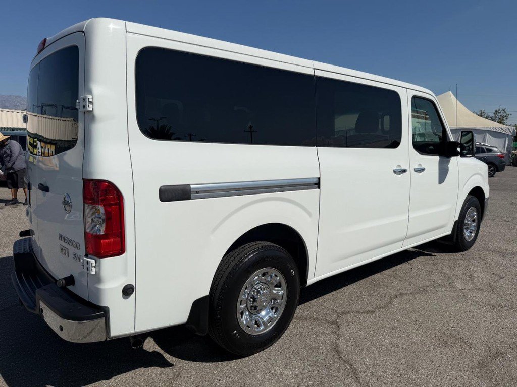 Used 2015 Nissan NV 3500 SV w/ Technology Package RWD image 6