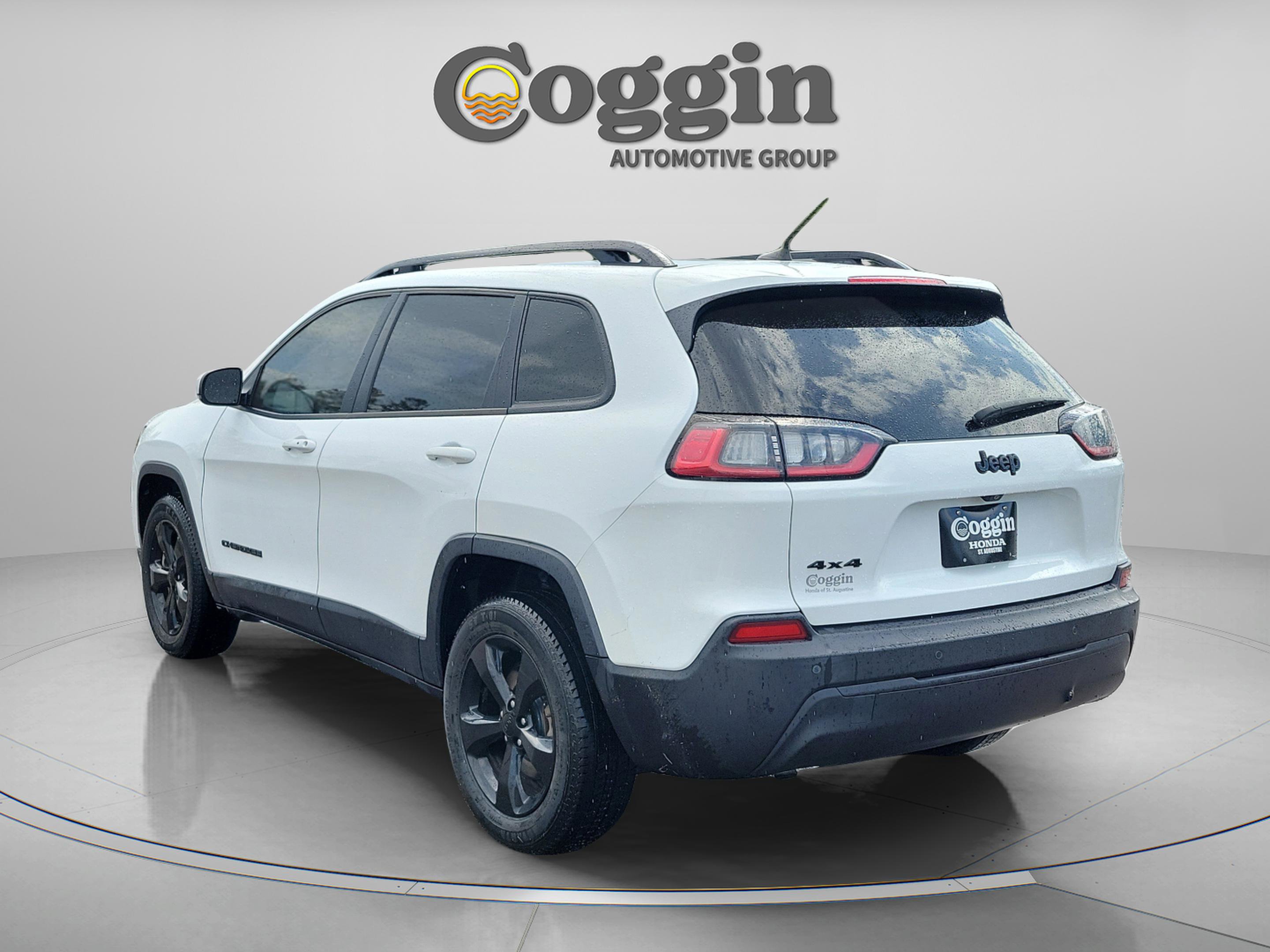 Used 2021 Jeep Cherokee Latitude Plus AWD/4WD image 3
